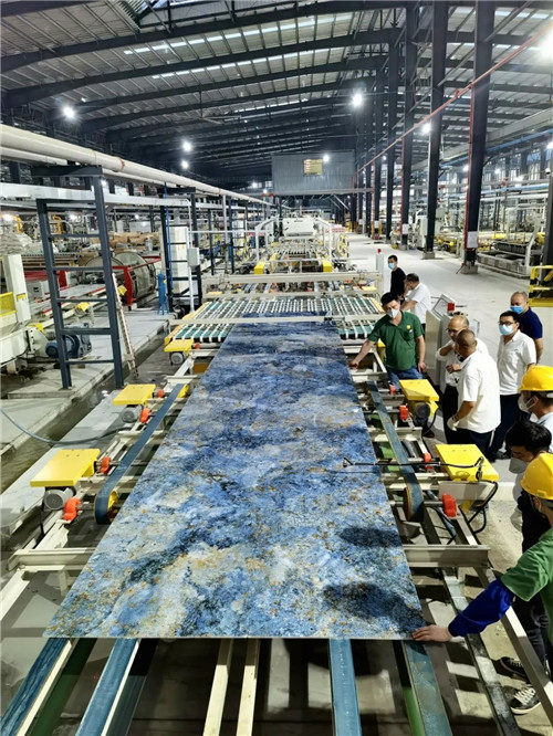金岩奖｜哪个岩板品牌的工厂最“豪横”？这9个必须榜上有名！